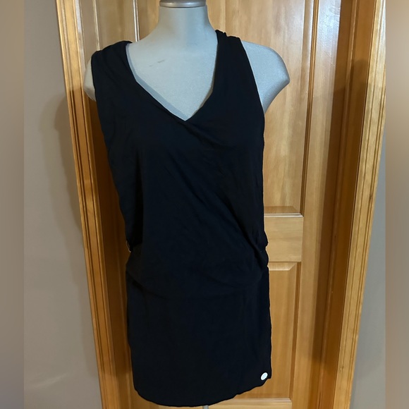 Bench Fooler Dress - Picture 8 of 9